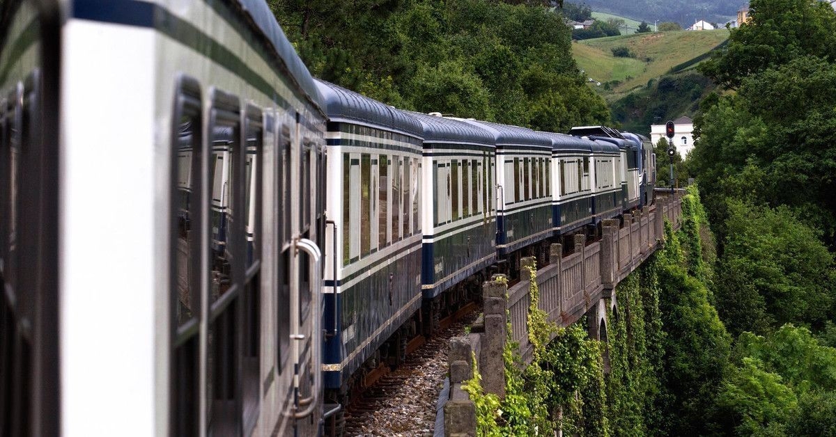 TRENES TURÍSTICOS DE LUJO - TRANSCANTÁBRICO